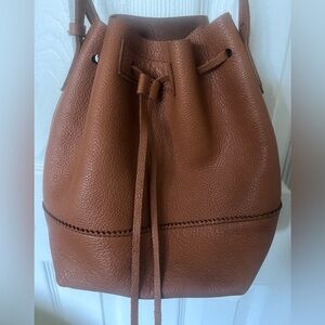 J. CREW Downing leather Tan / brown bucket bag EUC one pocket inside for cards